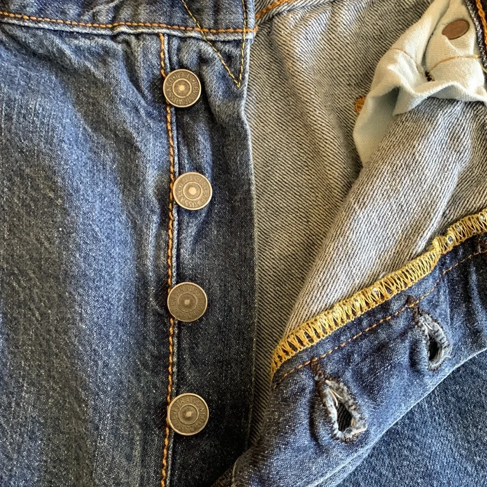 LEVI’S JEANS. Men’s 501 W38XL34. Button fly.‎ Five pockets.